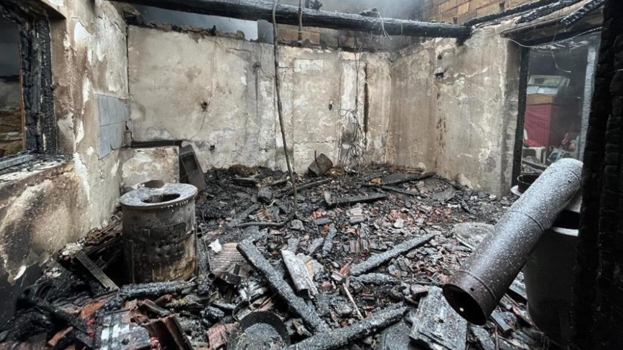 Ağılda çıkan yangın 80 hayvanı telef etti: 800 bin liralık zarar var